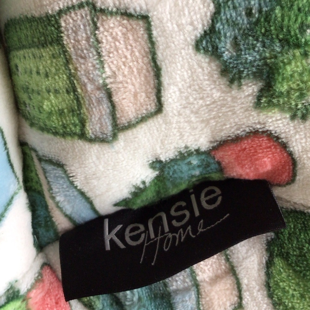 ‘Kenzie Home’ Plush Cat Bed - Picture 5 of 5